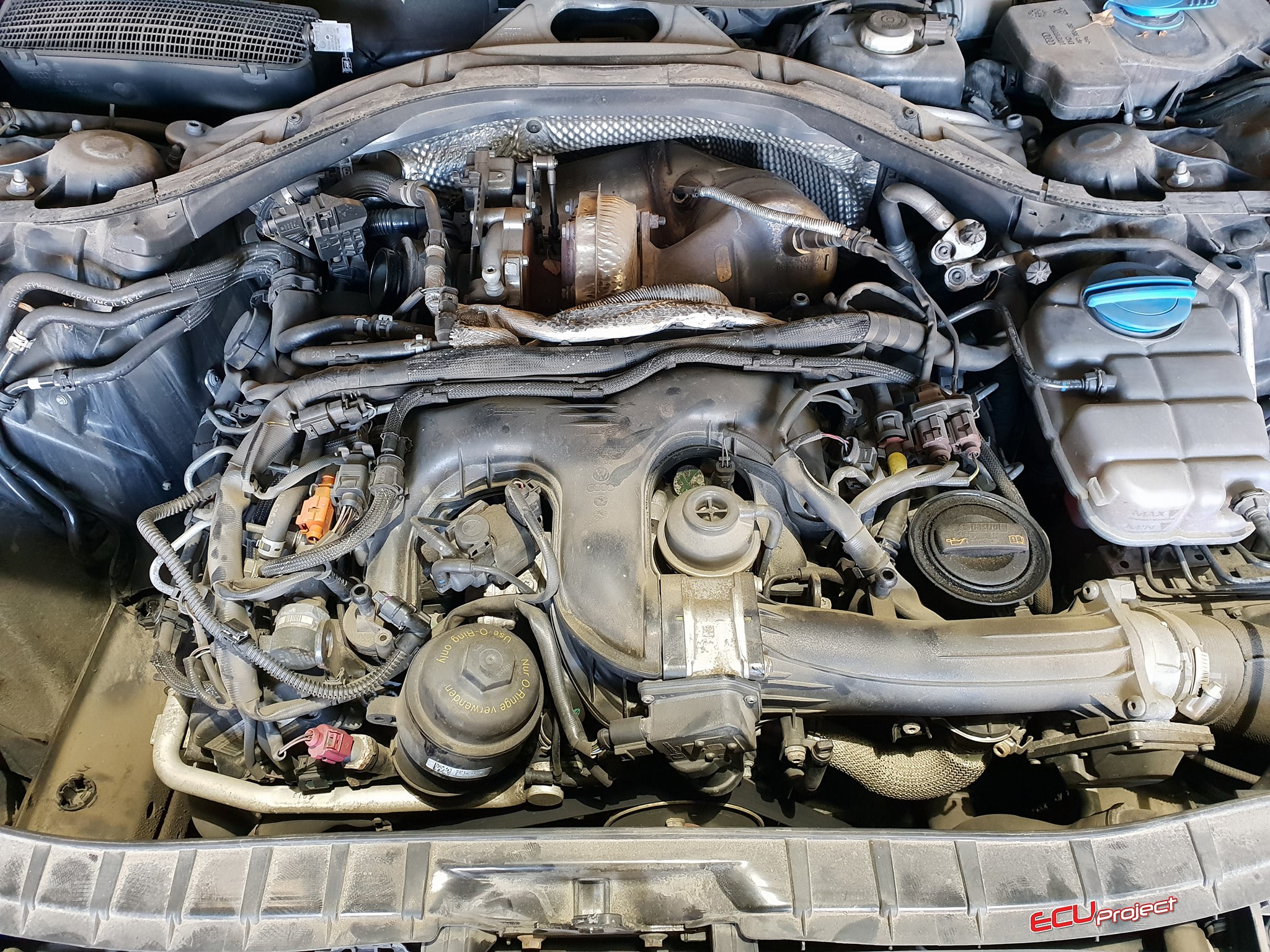 Audi A6 C7 3.0TDI CDUC silnik góra