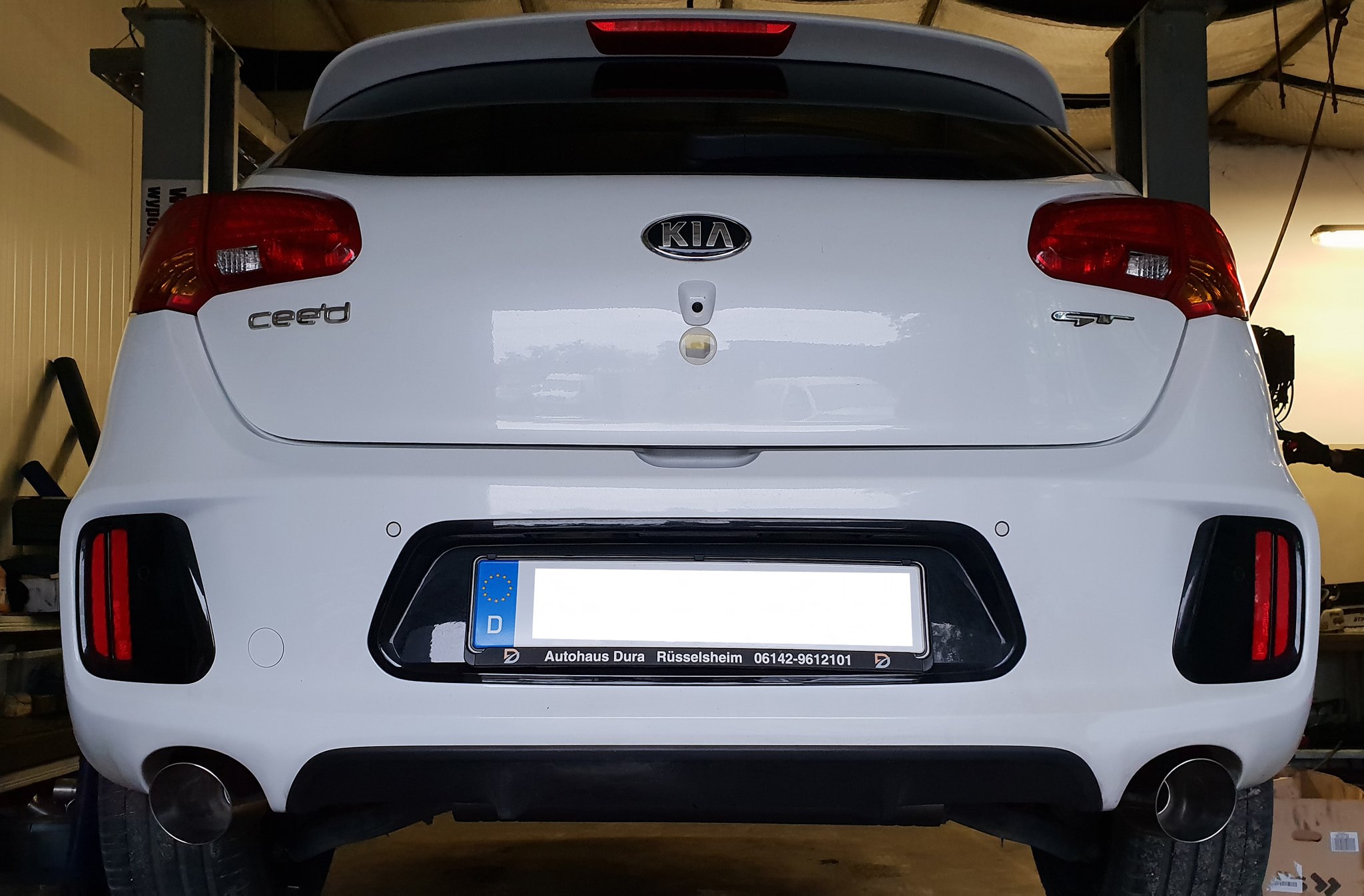 Kia Ceed GT końcówka z tyłu